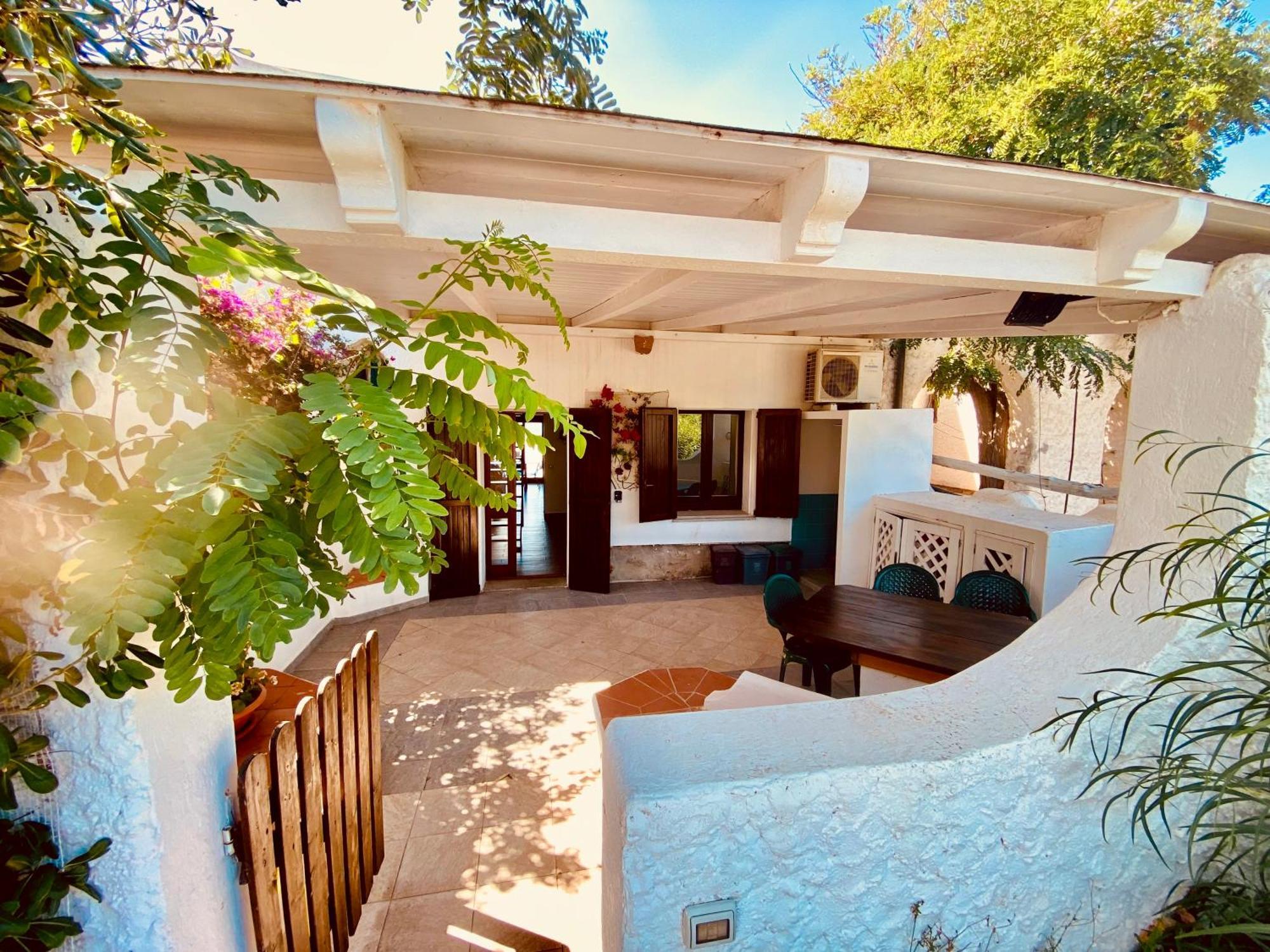 A.I.R. Villa Marinedda Isola Rossa Extérieur photo